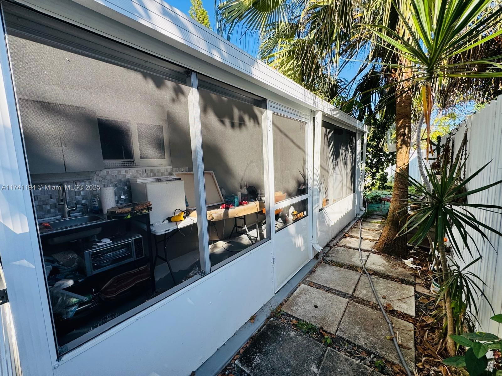 Real estate property located at 2310 Kingston Dr, Broward, Miramar Sec 13, Miramar, FL