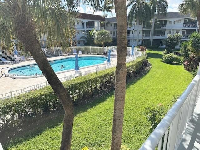 Real estate property located at 581 Blue Heron Dr #116-B, Broward, Paradise Villas Condo, Hallandale Beach, FL
