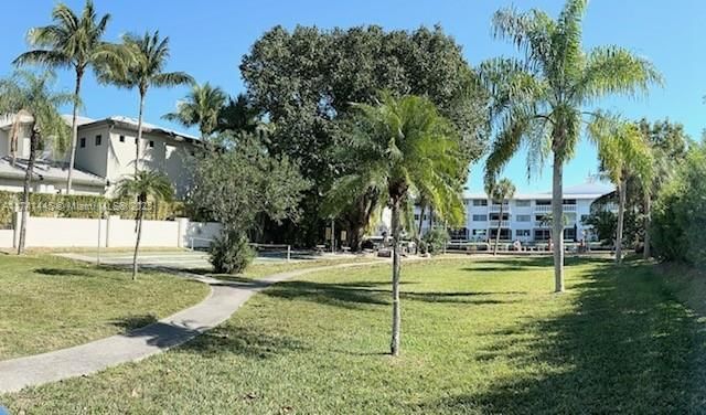 Real estate property located at 581 Blue Heron Dr #116-B, Broward, Paradise Villas Condo, Hallandale Beach, FL