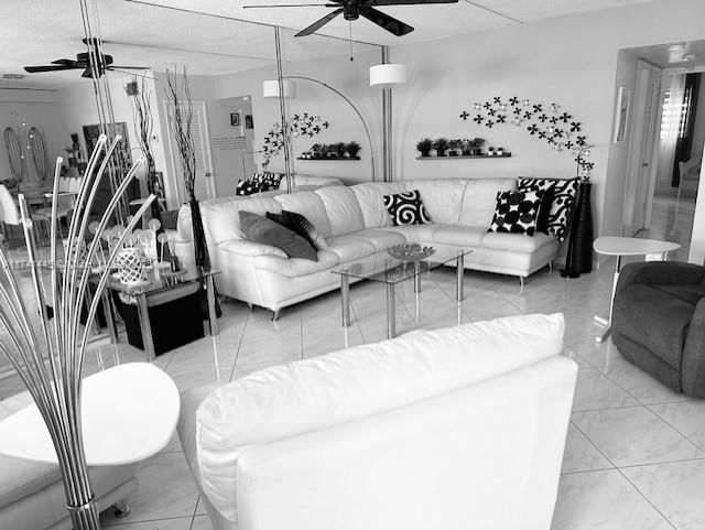 Real estate property located at 581 Blue Heron Dr #116-B, Broward, Paradise Villas Condo, Hallandale Beach, FL