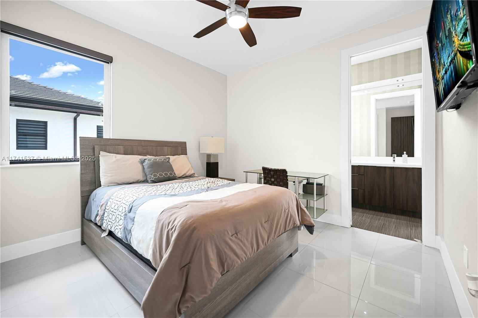 Real estate property located at 14869 29th Ter, Miami-dade, Dav Mar Estates, Miami, FL