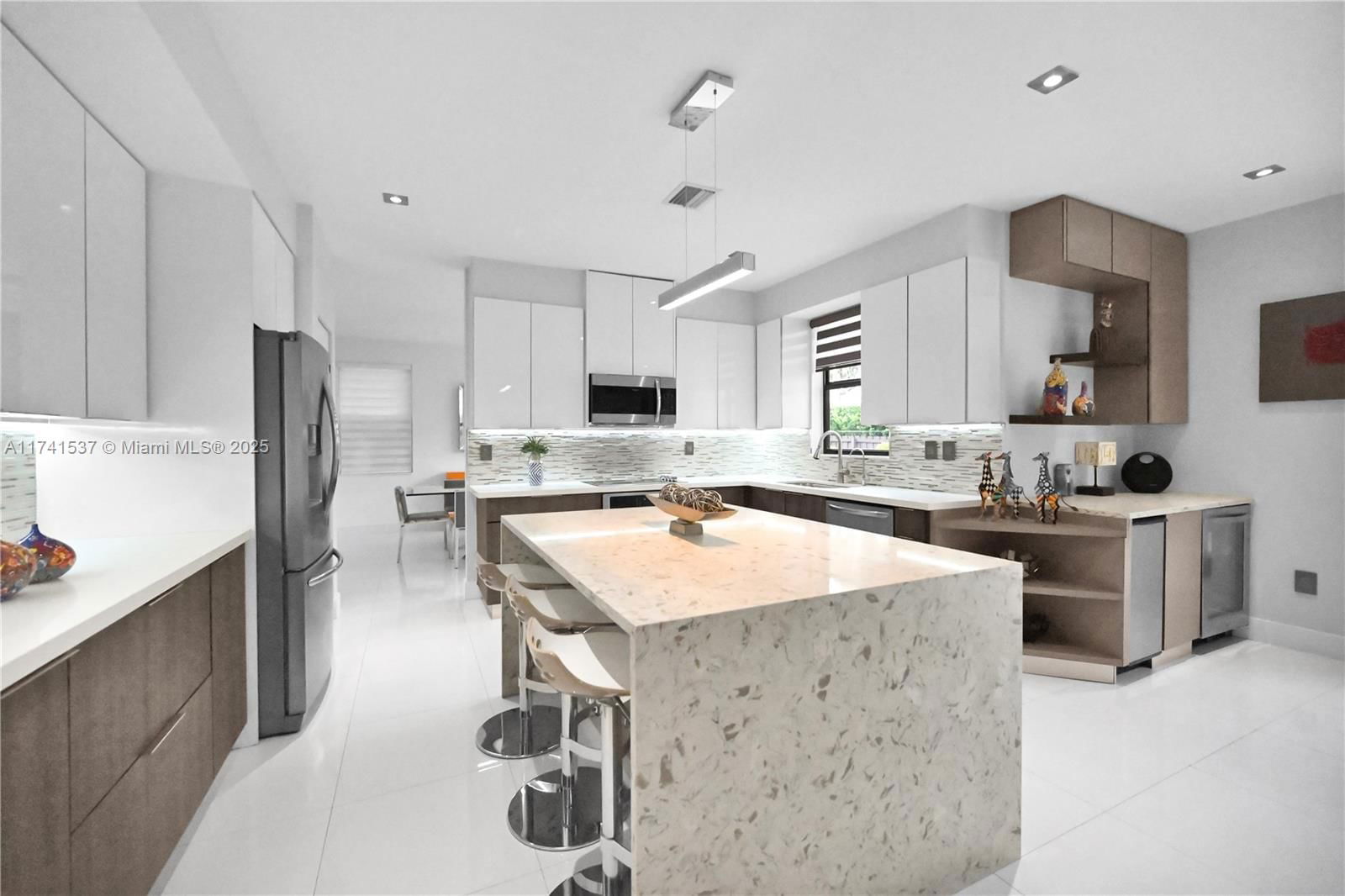 Real estate property located at 14869 29th Ter, Miami-dade, Dav Mar Estates, Miami, FL