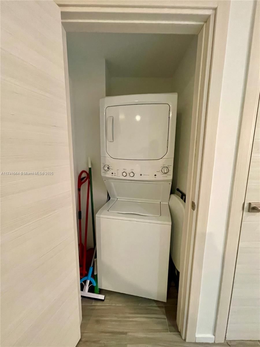 Real estate property located at 801 Miami Ave #2408, Miami-dade, 801 Sma Residences Condo, Miami, FL