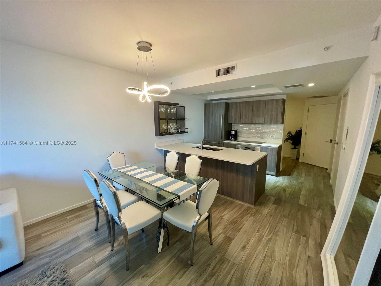 Real estate property located at 801 Miami Ave #2408, Miami-dade, 801 Sma Residences Condo, Miami, FL