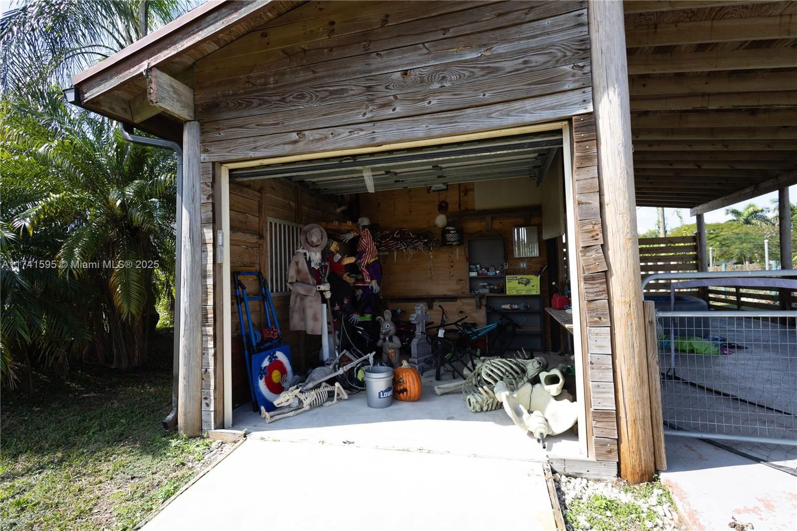 Real estate property located at 20875 236th St, Miami-dade, Bonanza Ranchos, Homestead, FL