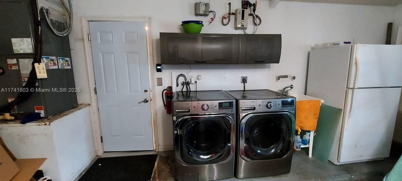Real estate property located at 414 3rd Pl, Broward, Ocean View Golf Add, Dania Beach, FL