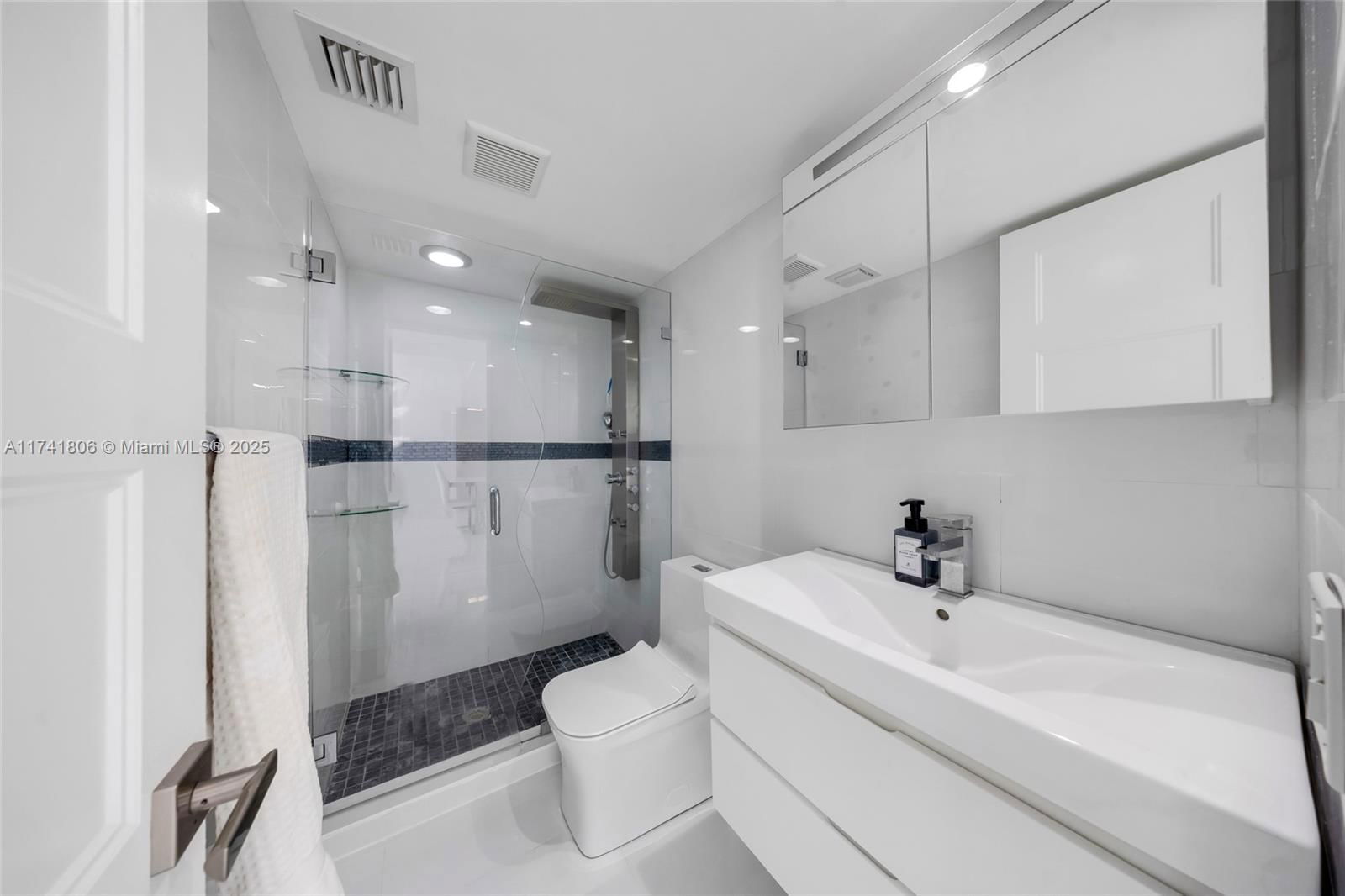 Real estate property located at 3031 Ocean Blvd #604, Broward, Galt Ocean Terrace Condo, Fort Lauderdale, FL