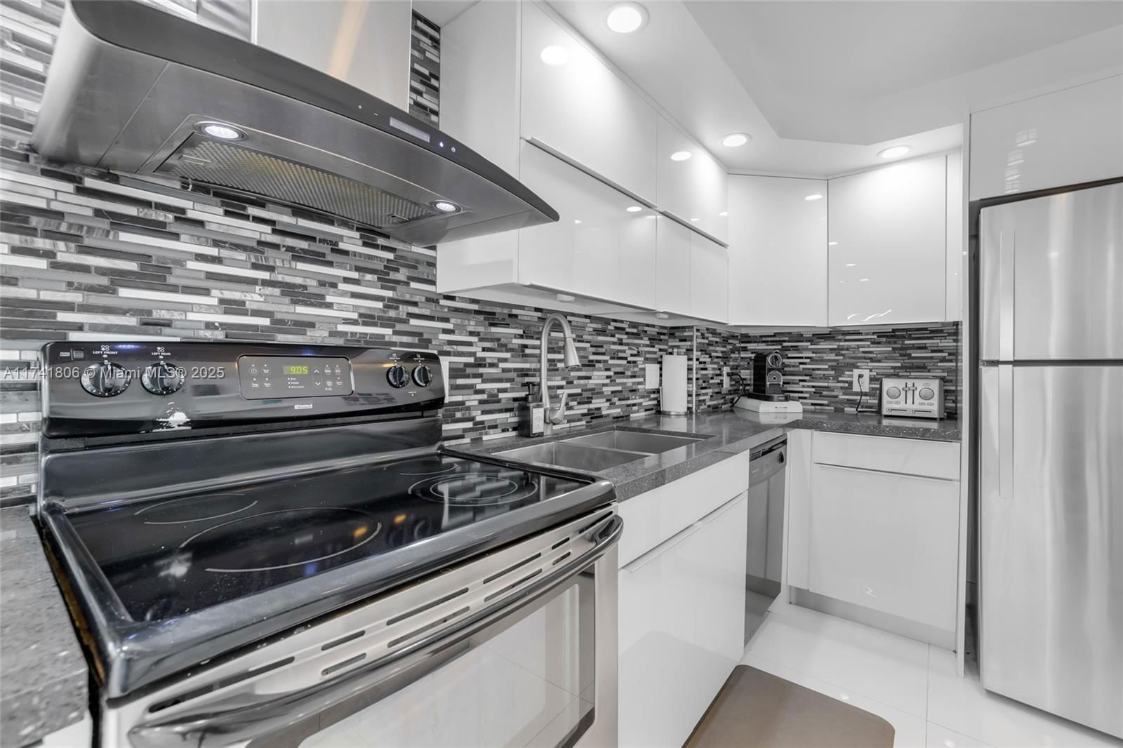 Real estate property located at 3031 Ocean Blvd #604, Broward, Galt Ocean Terrace Condo, Fort Lauderdale, FL