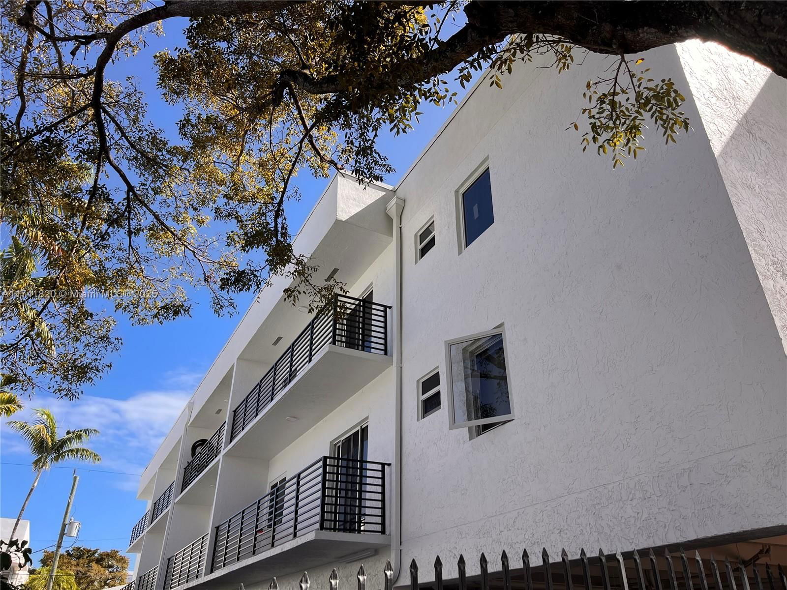Real estate property located at 1033 Lenox Ave #209, Miami-dade, Lenox Plaza Condo, Miami Beach, FL