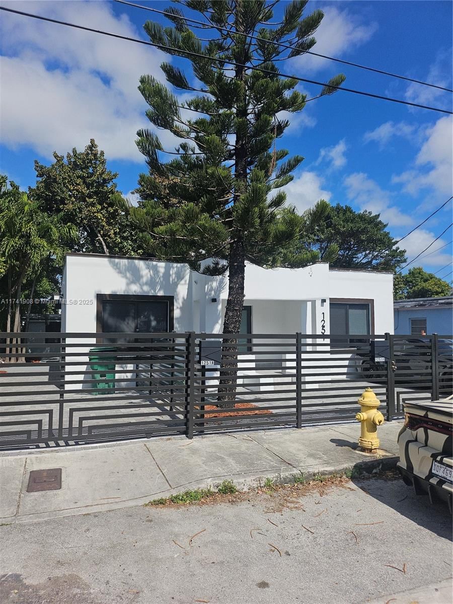 Real estate property located at 1251 26th St, Miami-dade, West End Park Amd Pl, Miami, FL