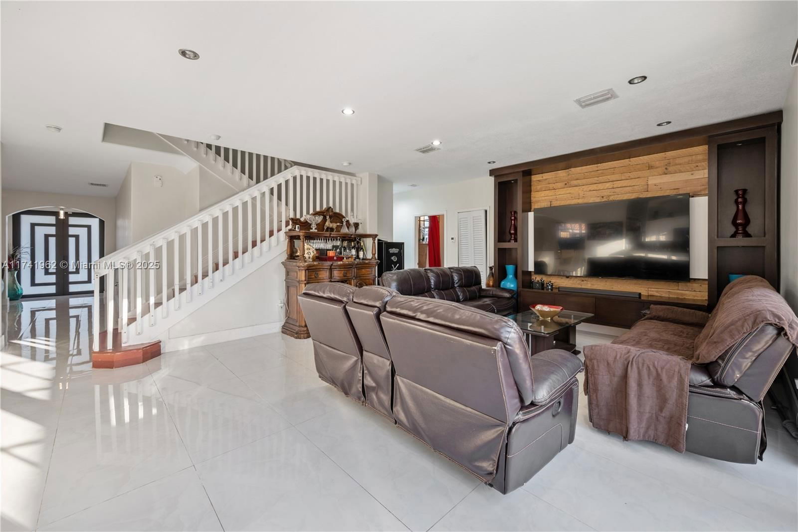 Real estate property located at 1360 142nd Ave, Miami-dade, West Dade Land Sub, Miami, FL