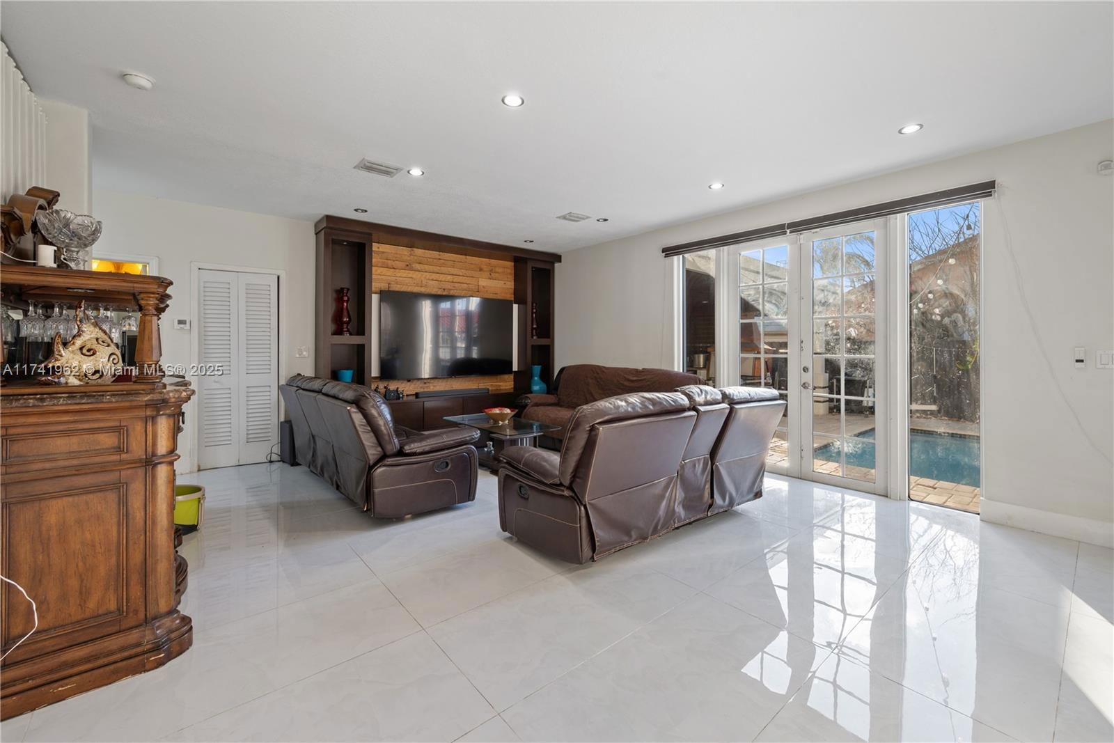 Real estate property located at 1360 142nd Ave, Miami-dade, West Dade Land Sub, Miami, FL
