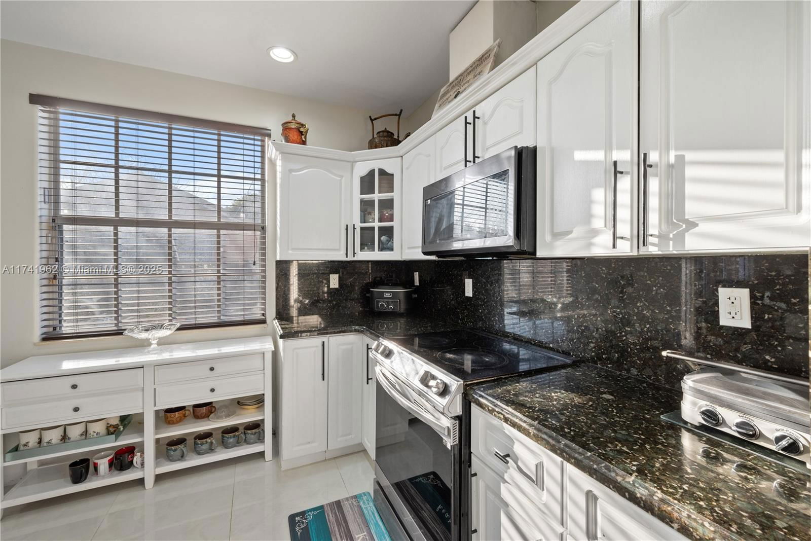Real estate property located at 1360 142nd Ave, Miami-dade, West Dade Land Sub, Miami, FL