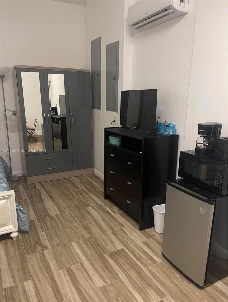 Real estate property located at 1360 142nd Ave, Miami-dade, West Dade Land Sub, Miami, FL