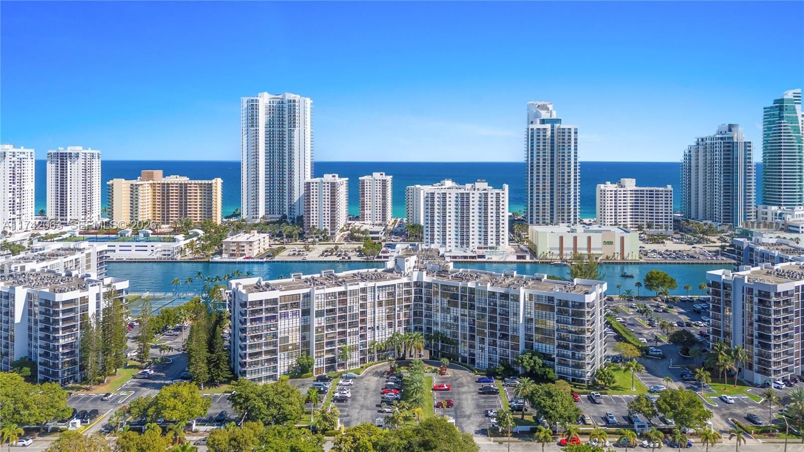 Real estate property located at 800 Parkview Dr #909, Broward, Oceanview Park Condo, Hallandale Beach, FL
