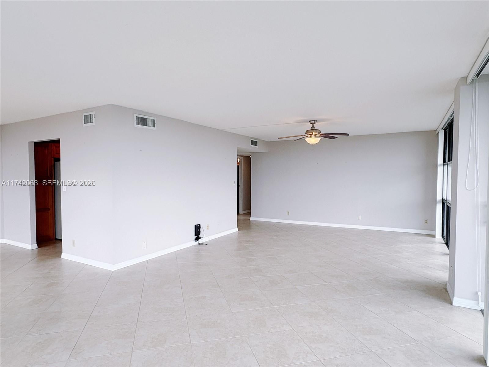 Real estate property located at 800 Parkview Dr #909, Broward, Oceanview Park Condo, Hallandale Beach, FL