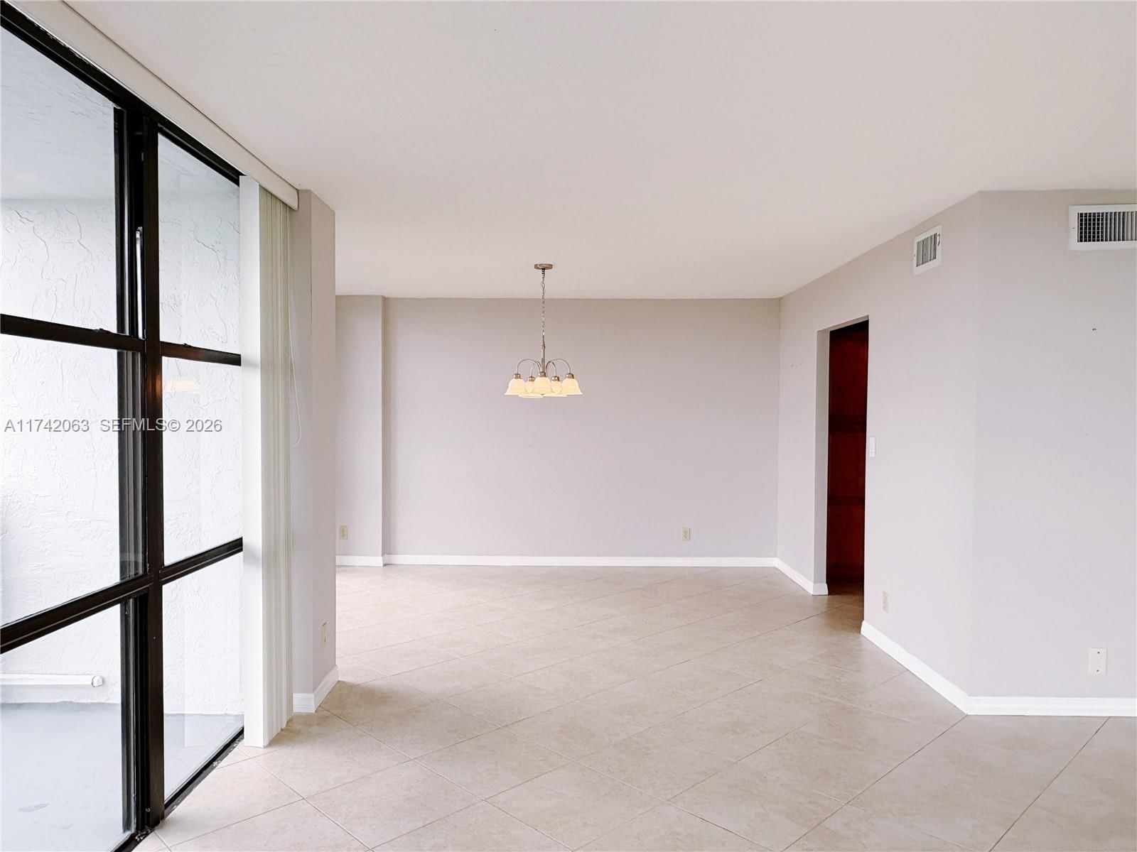 Real estate property located at 800 Parkview Dr #909, Broward, Oceanview Park Condo, Hallandale Beach, FL