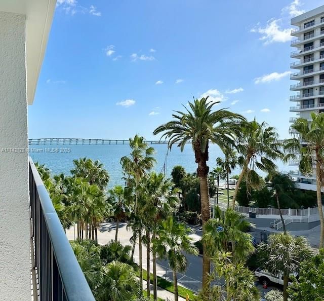 Real estate property located at 1450 Brickell Bay Dr #605, Miami-dade, Costa Bella Condo, Miami, FL