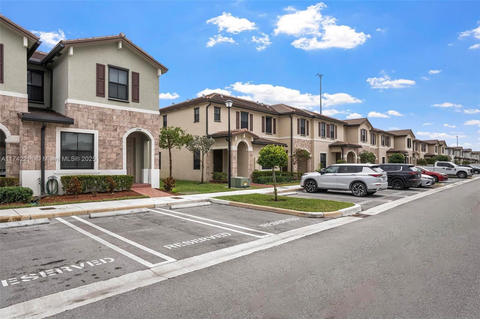 Real estate property located at 11047 32nd Ln, Miami-dade, Aquabella North Replat, Hialeah, FL