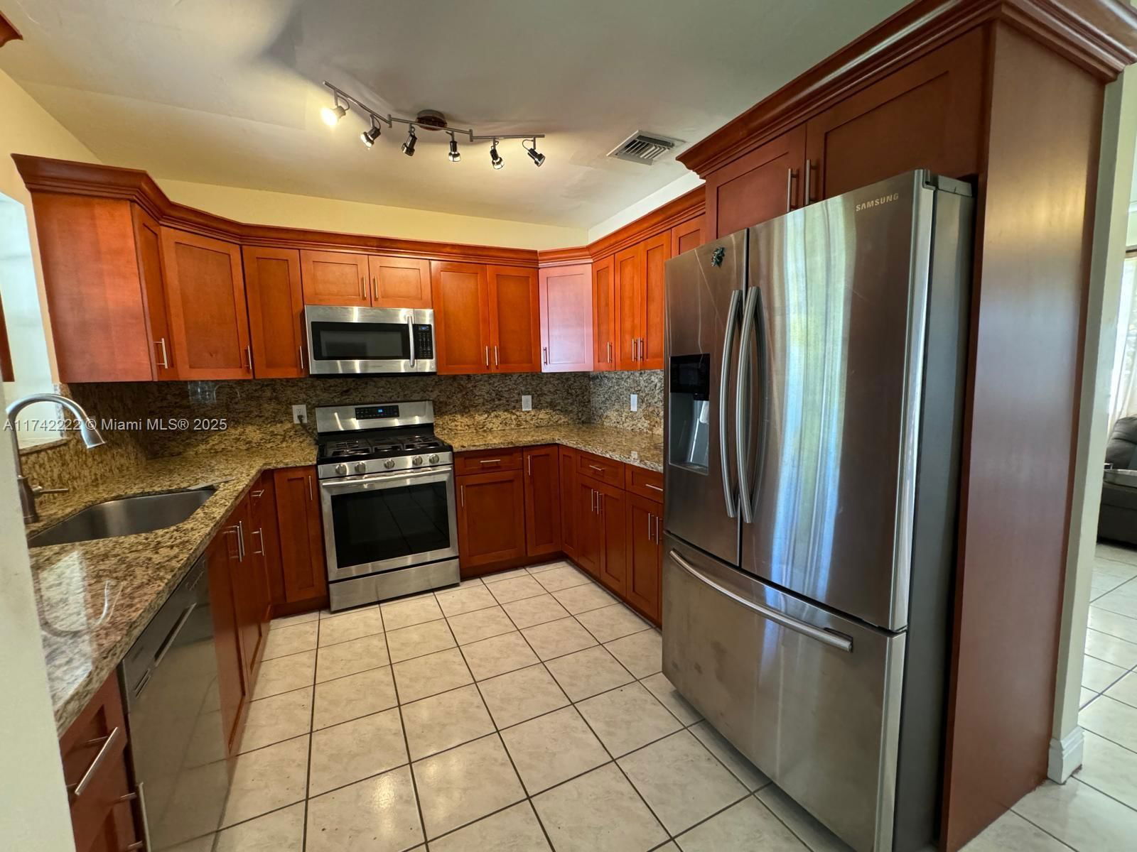 Real estate property located at 16761 299th St, Miami-dade, So Highland Estates, Homestead, FL