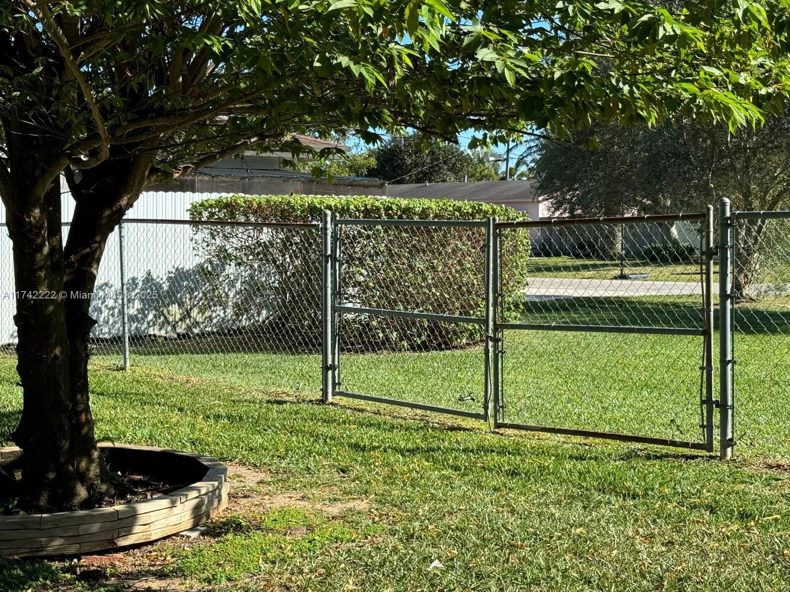 Real estate property located at 16761 299th St, Miami-dade, So Highland Estates, Homestead, FL