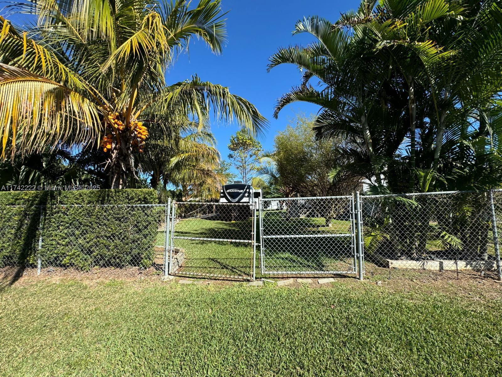 Real estate property located at 16761 299th St, Miami-dade, So Highland Estates, Homestead, FL