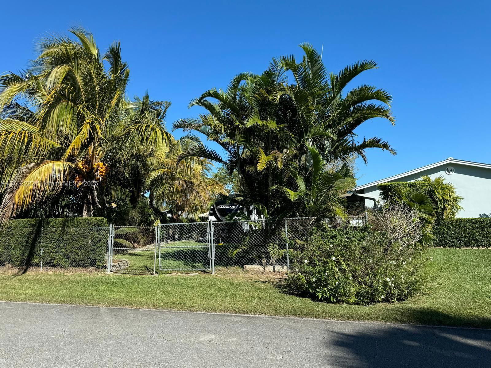 Real estate property located at 16761 299th St, Miami-dade, So Highland Estates, Homestead, FL