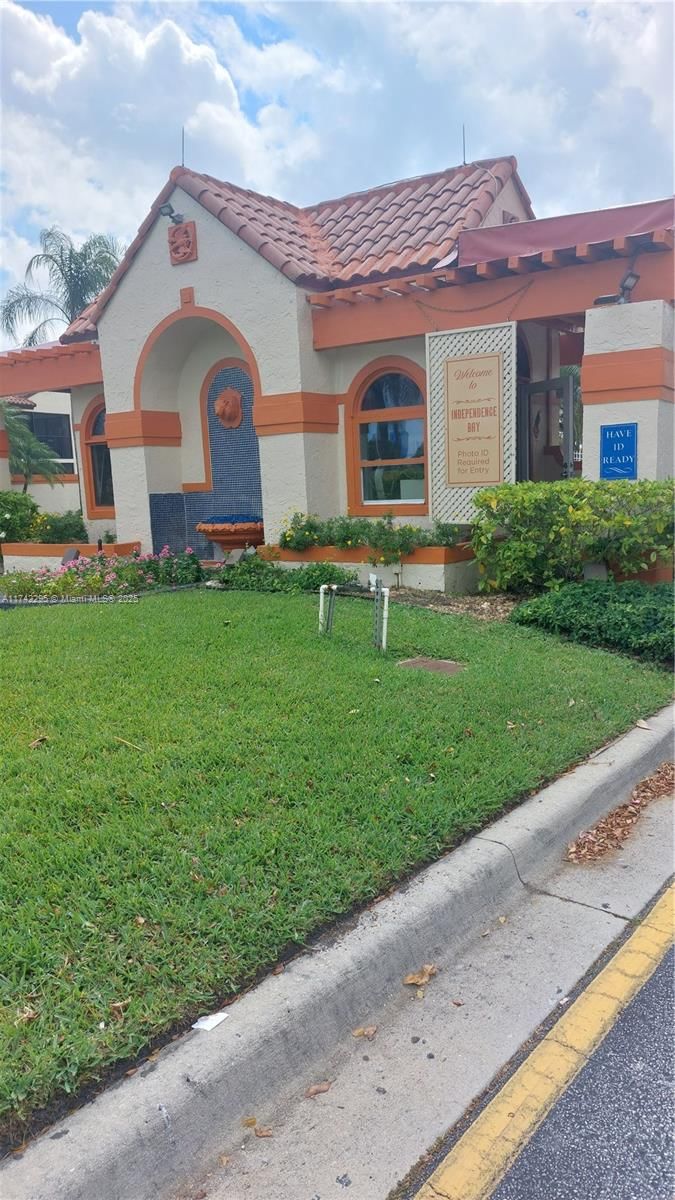 Real estate property located at 104 Freedom Ct #104, Broward, Freedom Square Condo, Deerfield Beach, FL