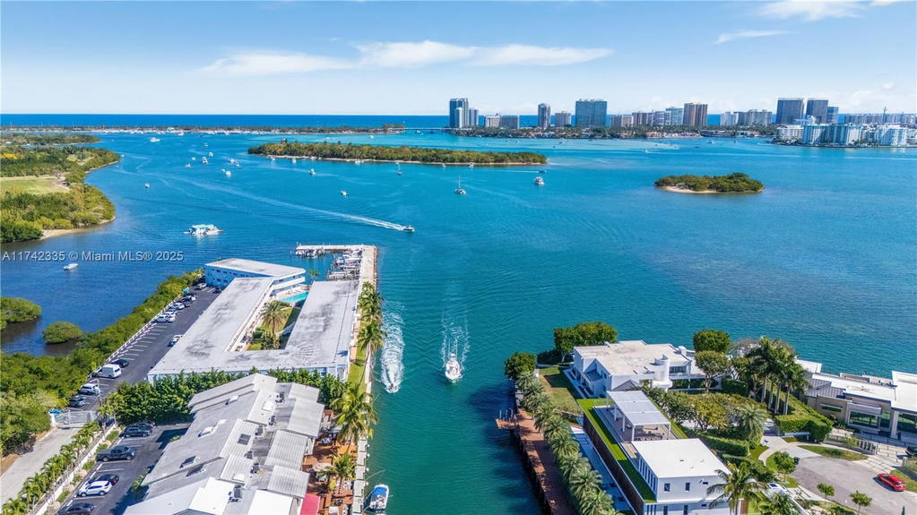 Real estate property located at 2700 135th St #32, Miami-dade, Fairmont House Inc - Co-o, North Miami, FL