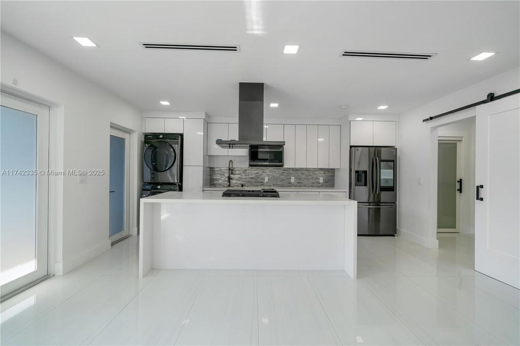 Real estate property located at 2700 135th St #32, Miami-dade, Fairmont House Inc - Co-o, North Miami, FL