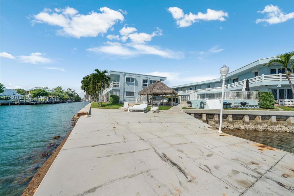 Real estate property located at 2700 135th St #32, Miami-dade, Fairmont House Inc - Co-o, North Miami, FL