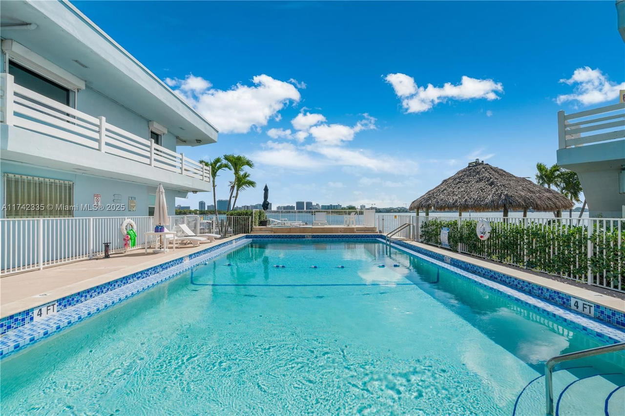 Real estate property located at 2700 135th St #32, Miami-dade, Fairmont House Inc - Co-o, North Miami, FL