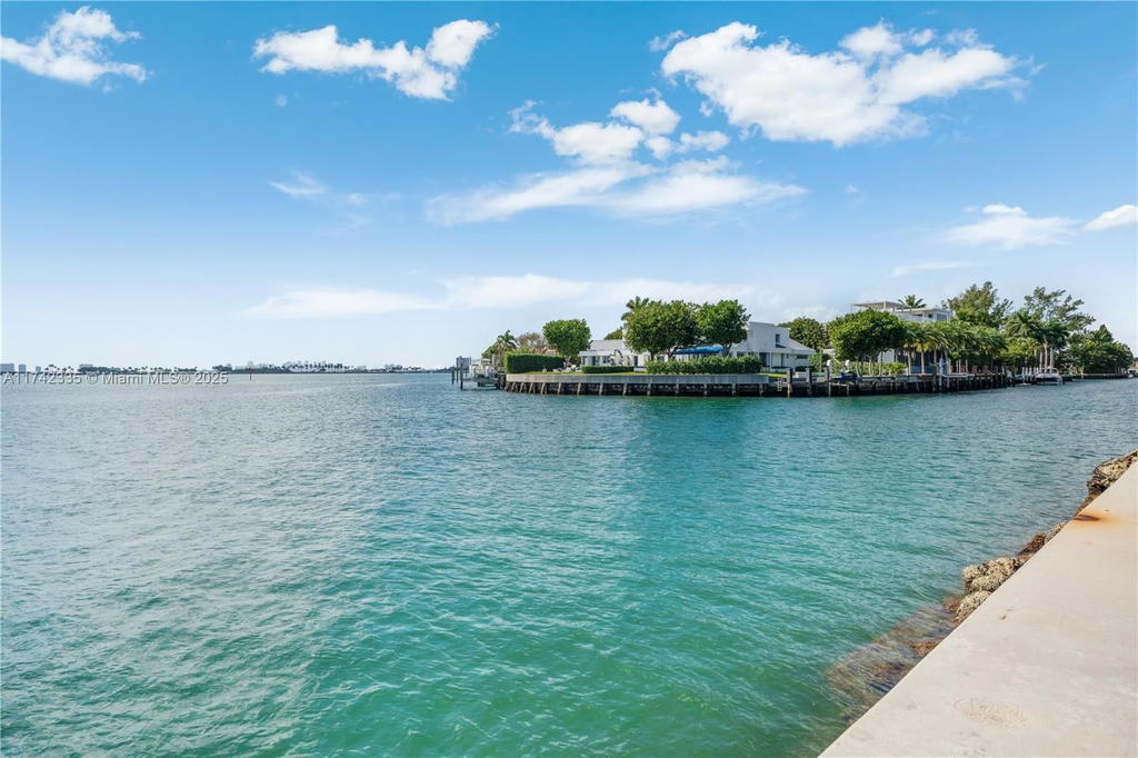 Real estate property located at 2700 135th St #32, Miami-dade, Fairmont House Inc - Co-o, North Miami, FL
