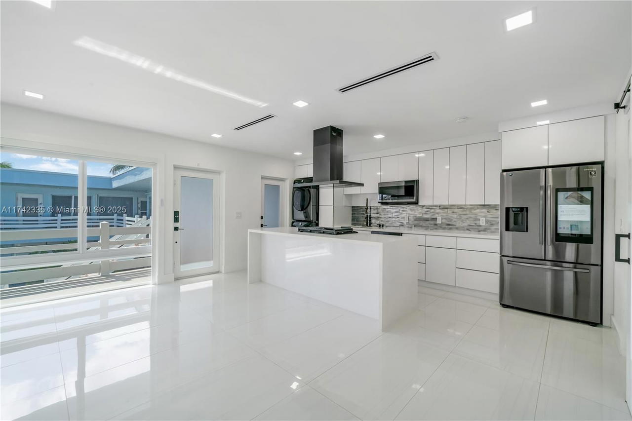 Real estate property located at 2700 135th St #32, Miami-dade, Fairmont House Inc - Co-o, North Miami, FL