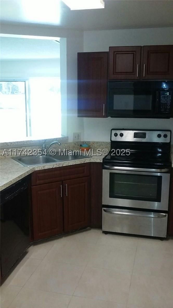 Real estate property located at 3441 44th St #106, Broward, Summer Lake, Oakland Park, FL