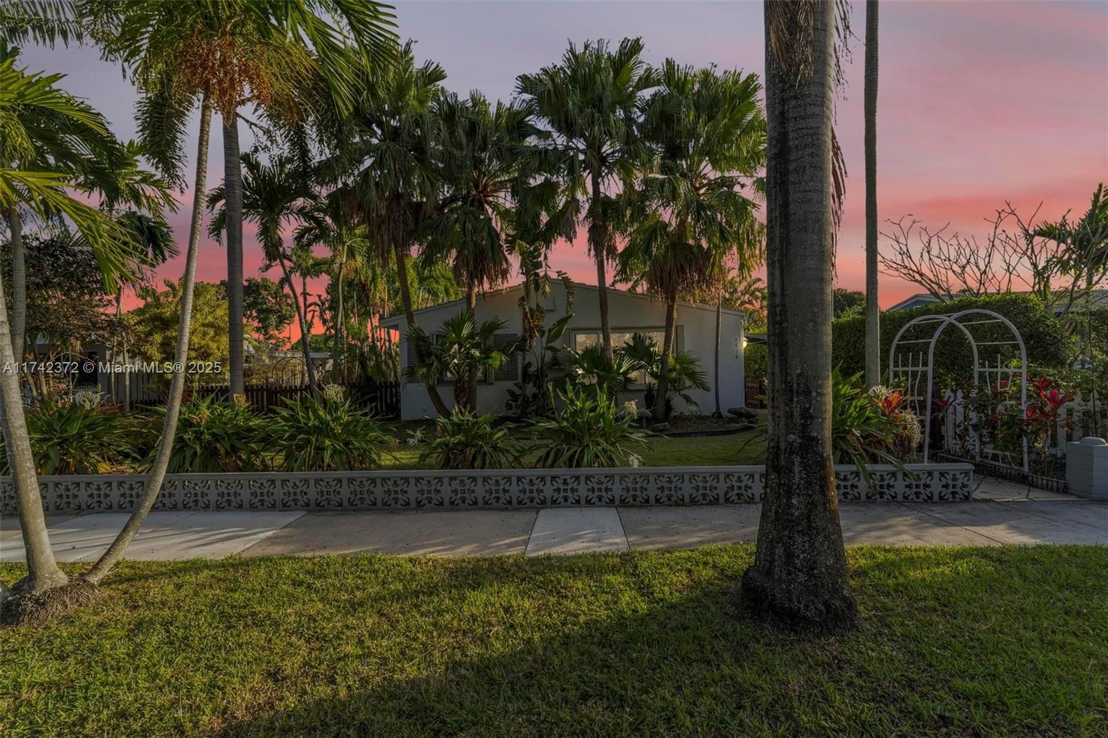 Real estate property located at 1614 Fletcher St, Broward, Sunset Trails No 4, Hollywood, FL