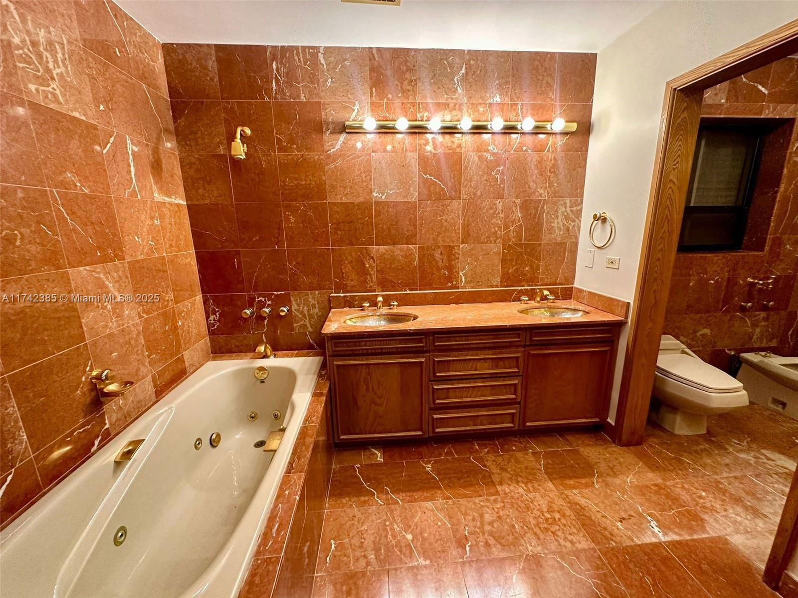 Real estate property located at 366 12th St, Miami-dade, Hialeah 5th Addn Rev Pl, Hialeah, FL