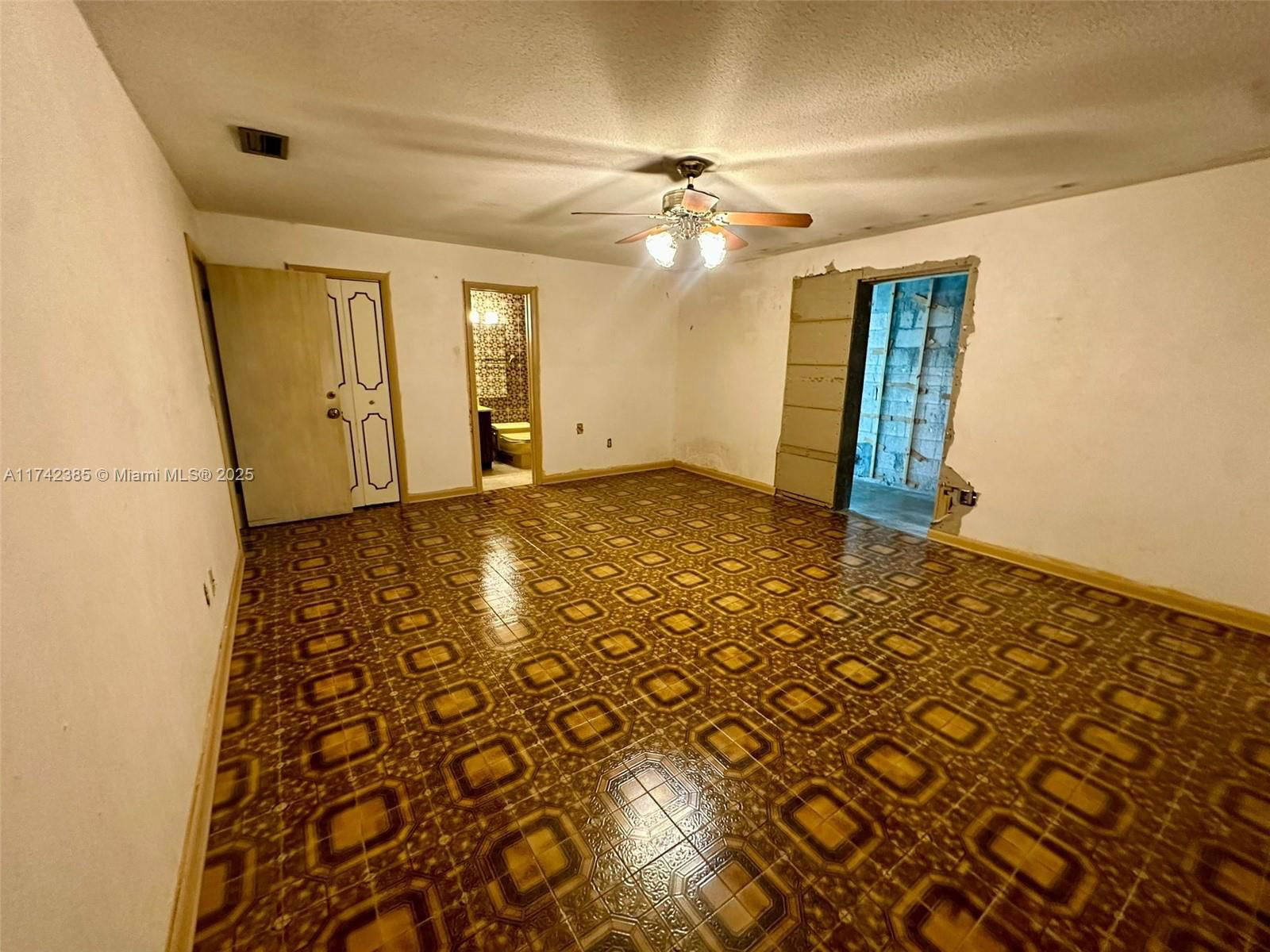 Real estate property located at 366 12th St, Miami-dade, Hialeah 5th Addn Rev Pl, Hialeah, FL
