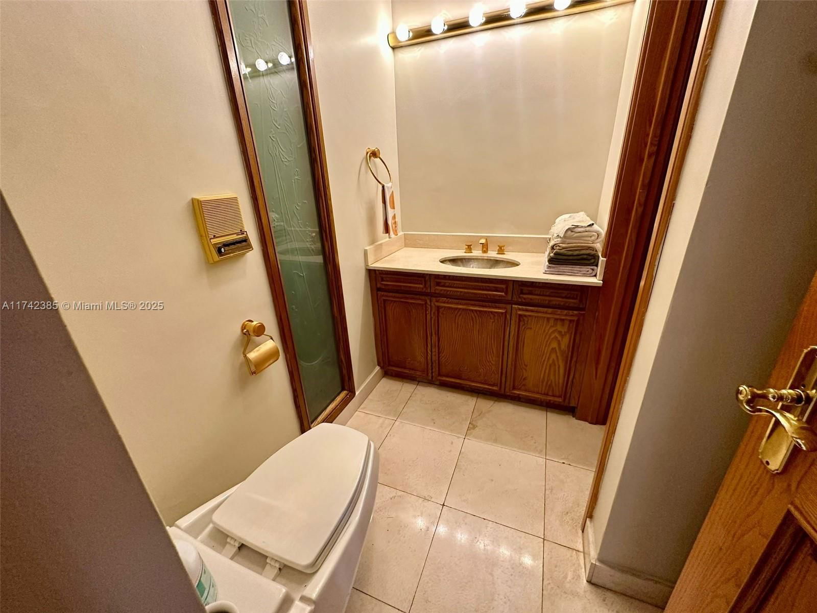 Real estate property located at 366 12th St, Miami-dade, Hialeah 5th Addn Rev Pl, Hialeah, FL