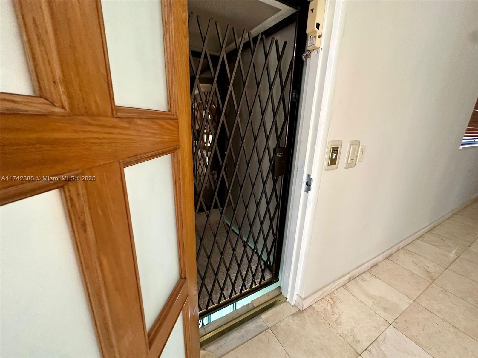 Real estate property located at 366 12th St, Miami-dade, Hialeah 5th Addn Rev Pl, Hialeah, FL