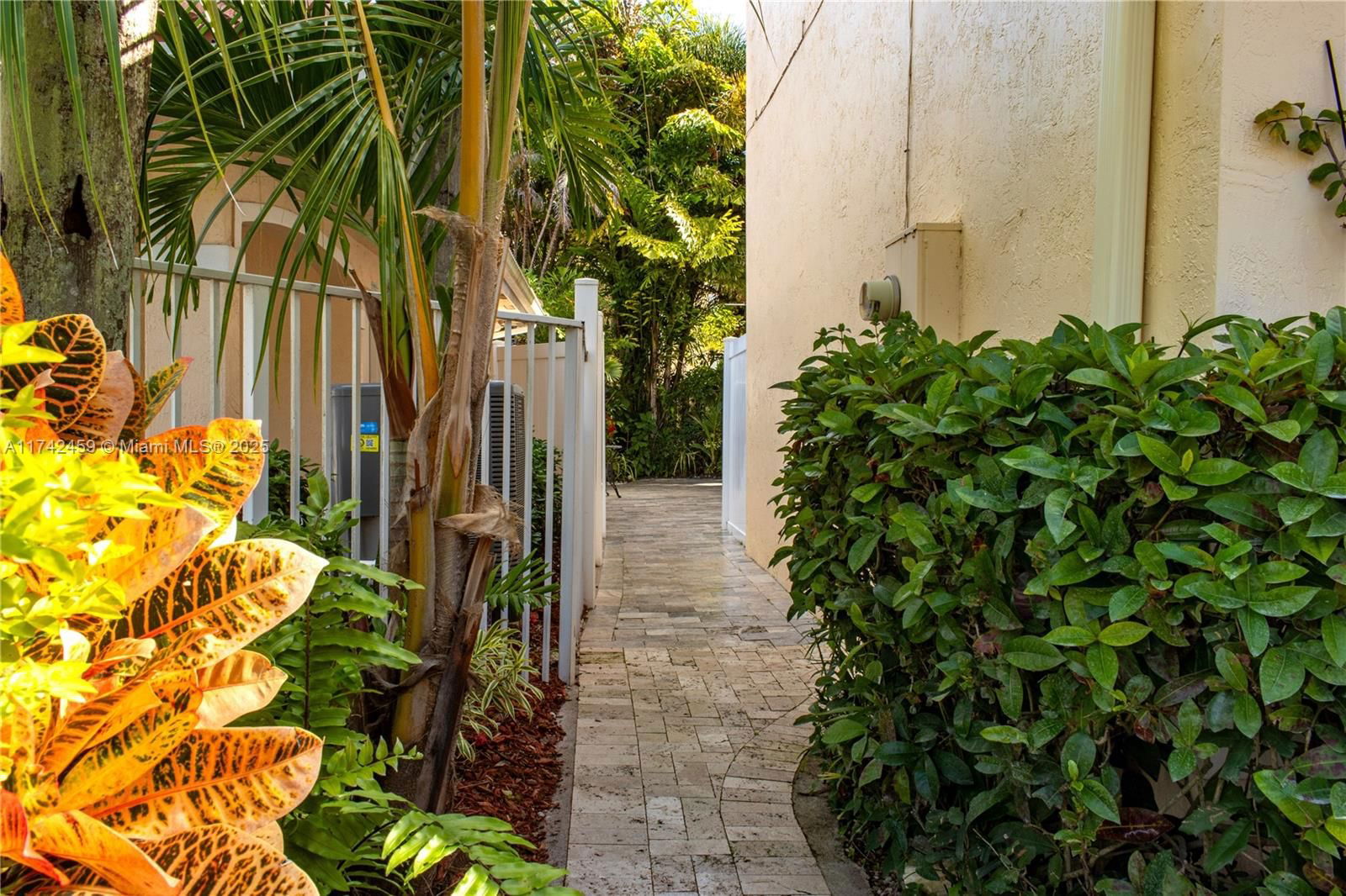 Real estate property located at 803 Garnet Circles, Broward, Sector 5 Parcel, Weston, FL