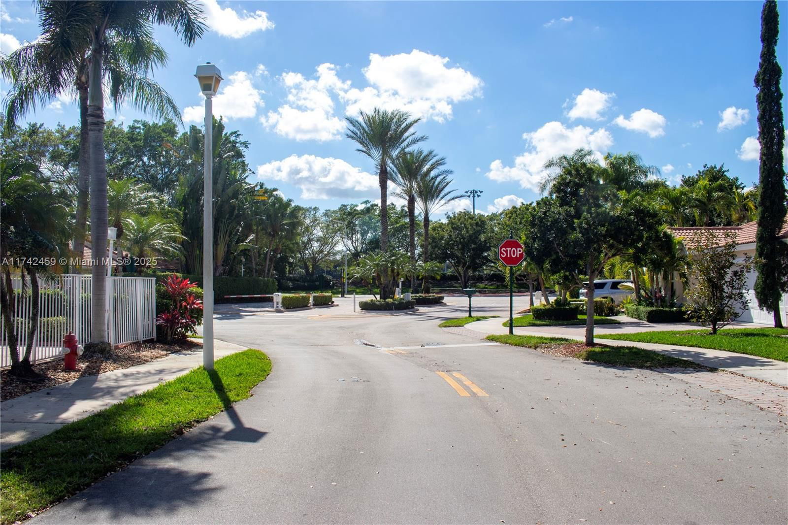 Real estate property located at 803 Garnet Circles, Broward, Sector 5 Parcel, Weston, FL