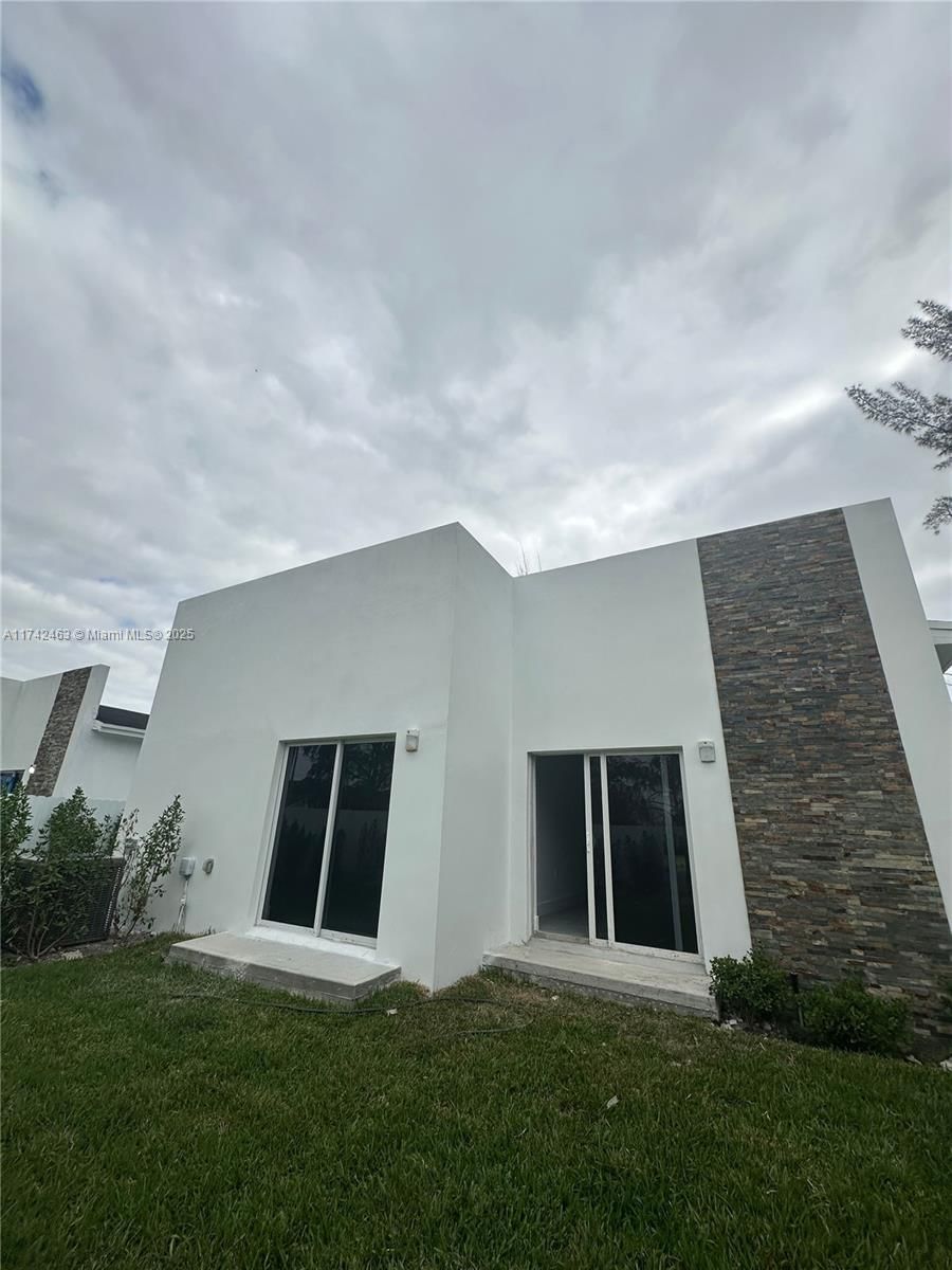 Real estate property located at 2423 23rd Ln, Broward, Arrowhead Estates, Fort Lauderdale, FL