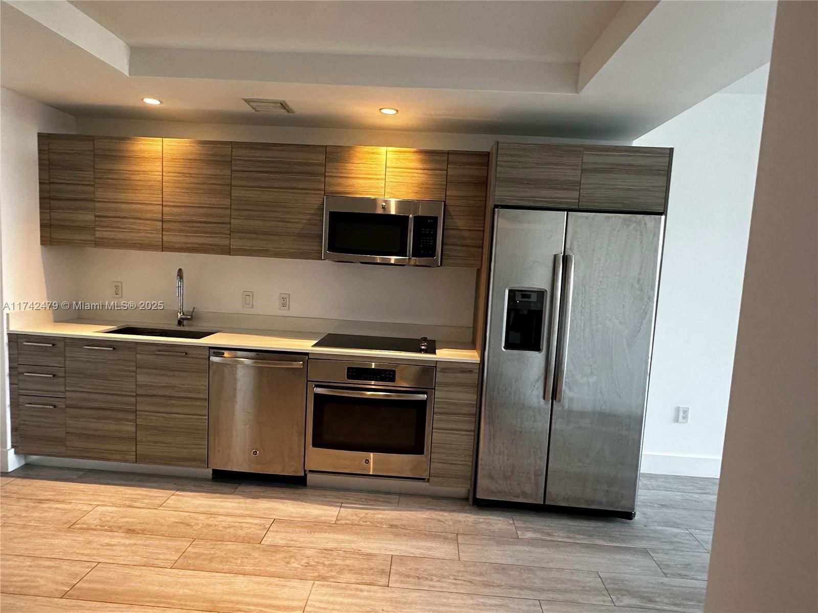 Real estate property located at 121 34th St #2403, Miami-dade, 3401 Midtown Condo, Miami, FL