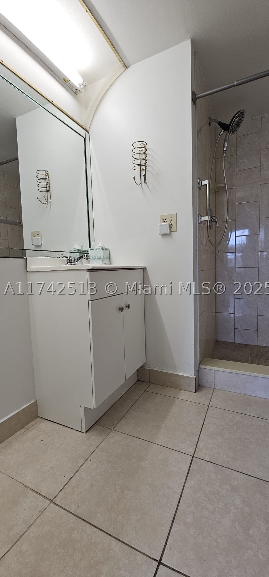 Real estate property located at 9380 Sunrise Lakes Blvd #103, Broward, Sunrise Lakes 116 Condo, Sunrise, FL