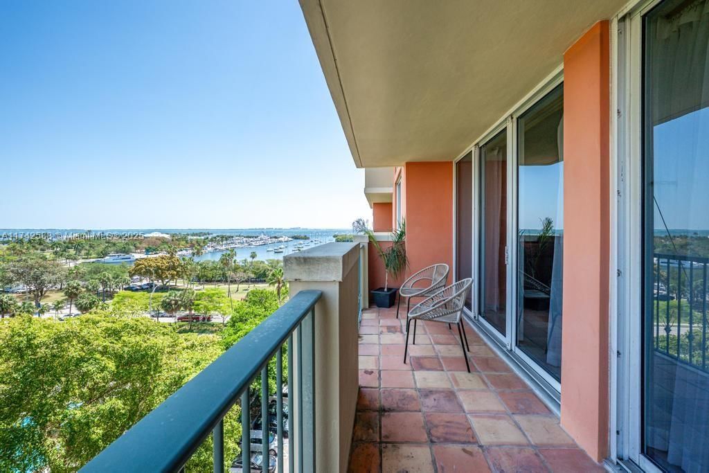 Real estate property located at 2951 Bayshore Dr #907/909, Miami-dade, The Mutiny Condo, Miami, FL