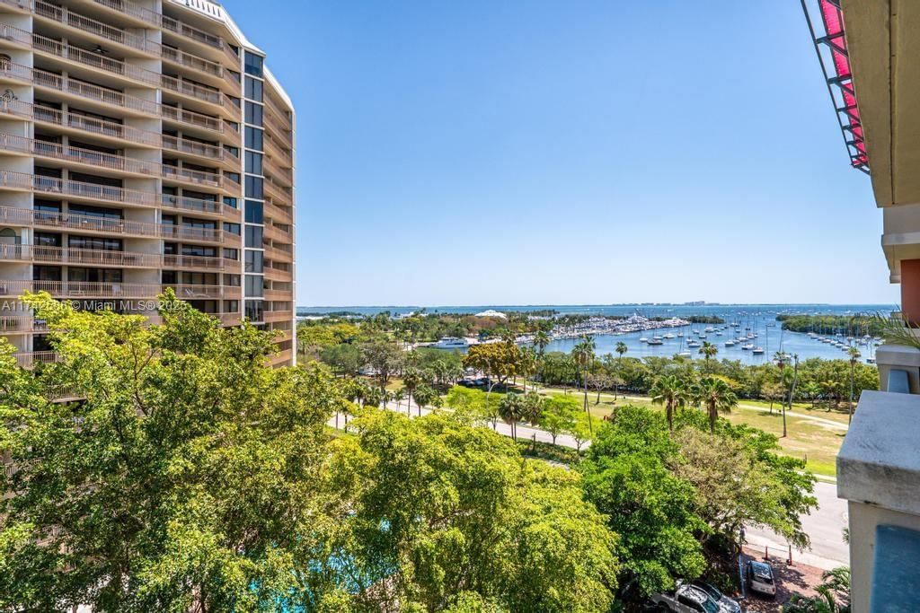 Real estate property located at 2951 Bayshore Dr #907/909, Miami-dade, The Mutiny Condo, Miami, FL