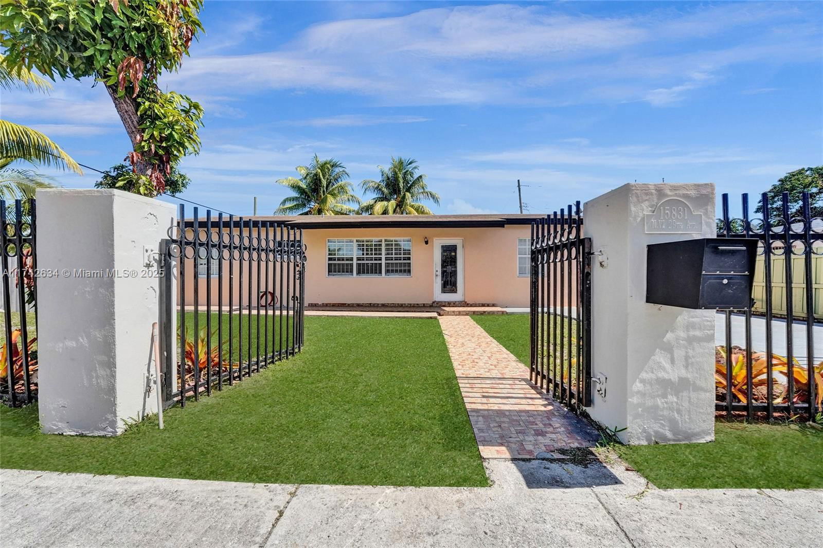 Real estate property located at 15831 29th Ave, Miami-dade, Golden Highlands Est, Miami Gardens, FL