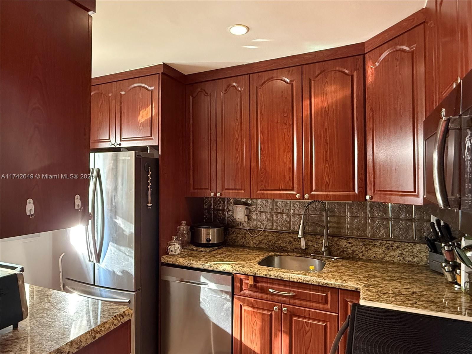 Real estate property located at 3030 68th St #201, Broward, Gardens Condo, Fort Lauderdale, FL