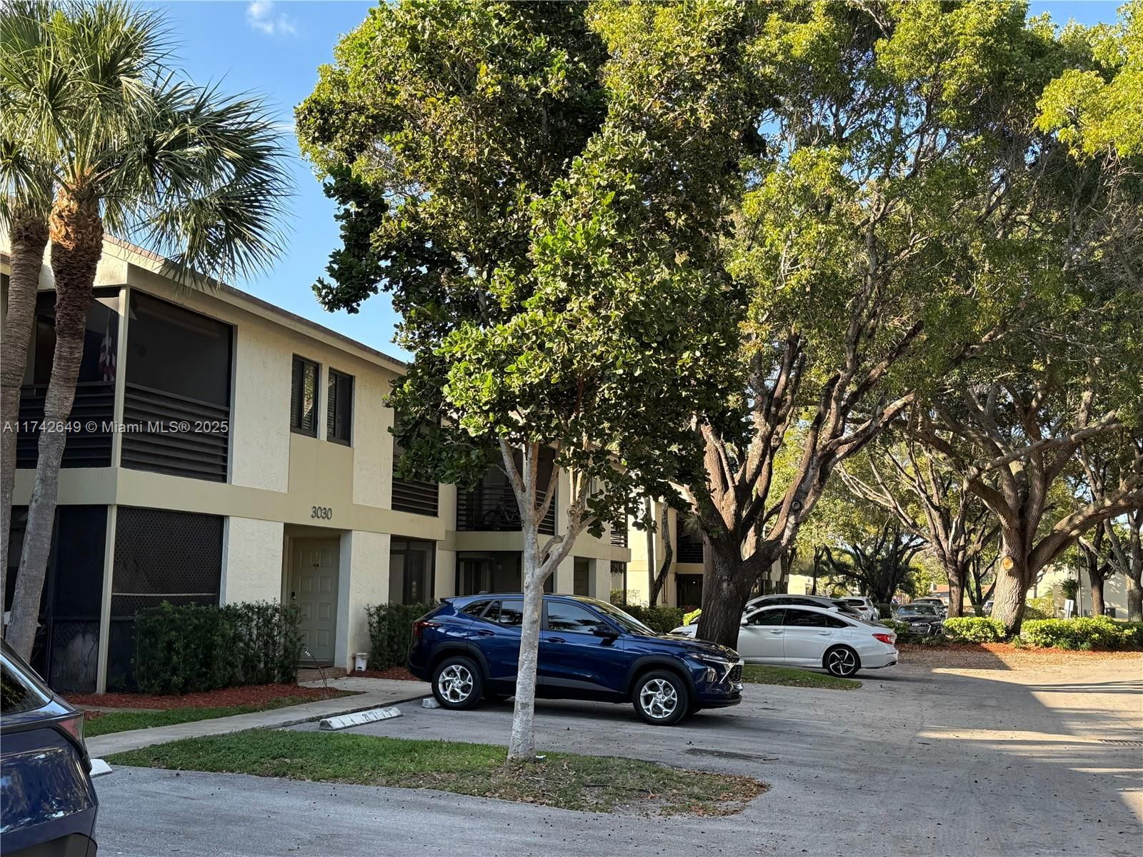 Real estate property located at 3030 68th St #201, Broward, Gardens Condo, Fort Lauderdale, FL